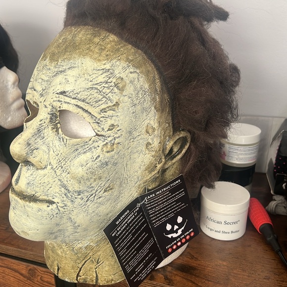 Michael meyers Mask - Picture 2 of 4